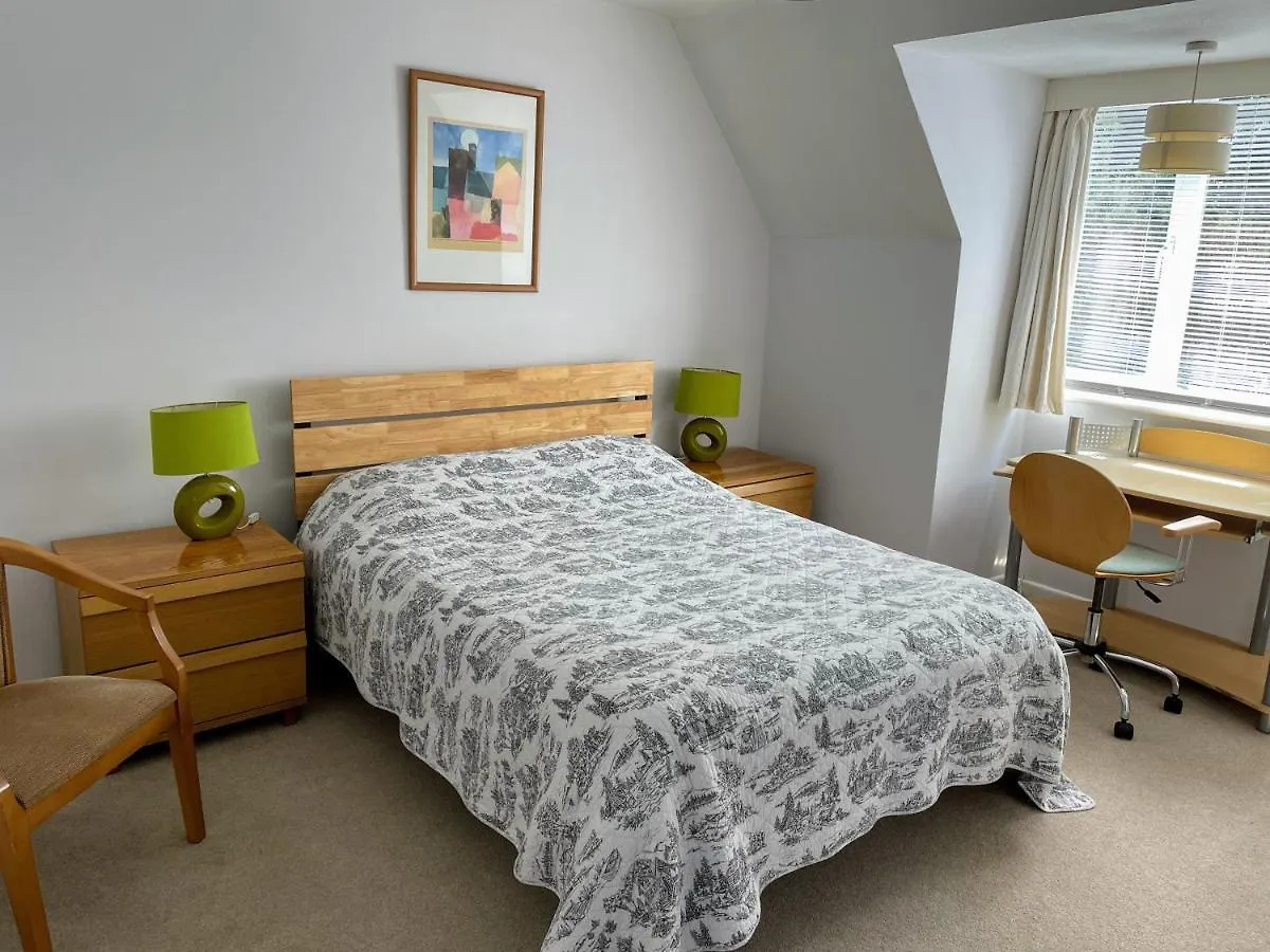Holiday home Lovely Bournemouth Cottage With Beautiful Large Garden, 5 Min To The Beach By Car United Kingdom